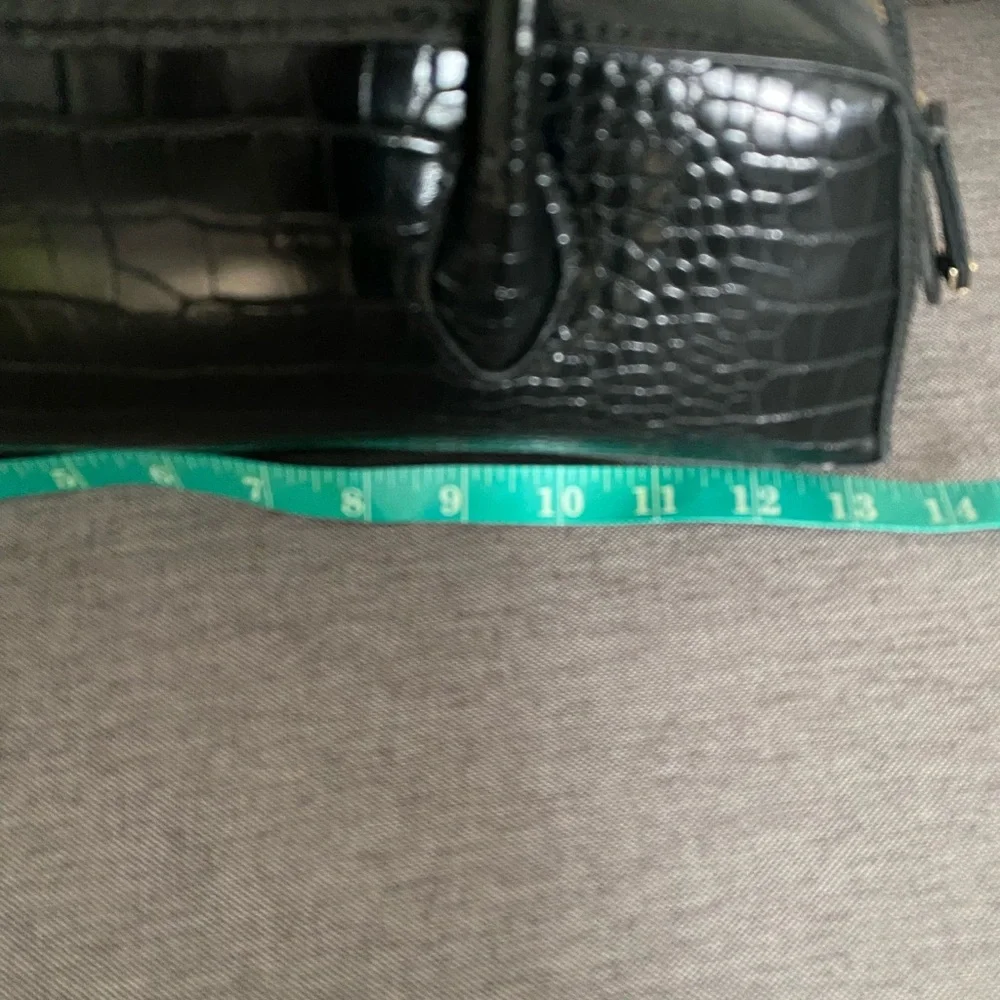 Aldo Black Crocodile-Embossed Shoulder Bag - Picture 4 of 8